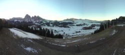 Archiv Foto Webcam Blick über Seiser Alm – Mezdi Bergstation 06:00