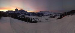 Archived image Webcam Alpe di Siusi: Panoramic view Mezdi mountain station 06:00