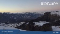 Archived image Webcam Seiser Alm: View Spitzbühl 04:00