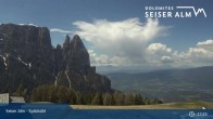 Archived image Webcam Seiser Alm: View Spitzbühl 12:00