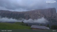 Archived image Webcam Seiser Alm: View Spitzbühl 04:00