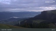 Archived image Webcam Seiser Alm: View Spitzbühl 04:00
