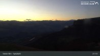 Archived image Webcam Seiser Alm: View Spitzbühl 19:00