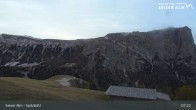 Archived image Webcam Seiser Alm: View Spitzbühl 06:00