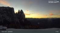 Archived image Webcam Seiser Alm: View Spitzbühl 02:00