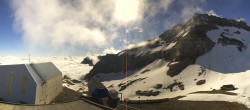 Archived image Webcam Glacier 3000: View from Cabane station 07:00