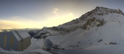 Archiv Foto Webcam Glacier 3000: Station Cabane 02:00