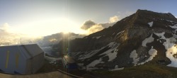 Archiv Foto Webcam Glacier 3000: Station Cabane 05:00