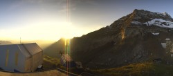 Archiv Foto Webcam Glacier 3000: Station Cabane 05:00