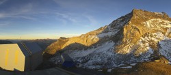 Archiv Foto Webcam Glacier 3000: Station Cabane 18:00