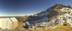 Archiv Foto Webcam Glacier 3000: Station Cabane 13:00