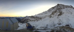 Archiv Foto Webcam Glacier 3000: Station Cabane 07:00