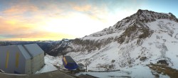Archiv Foto Webcam Glacier 3000: Station Cabane 06:00