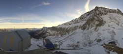 Archiv Foto Webcam Glacier 3000: Station Cabane 07:00