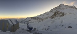 Archiv Foto Webcam Glacier 3000: Station Cabane 07:00