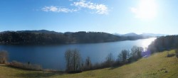 Archiv Foto Webcam Wallersee: Blick auf Neumarkt die Ostbucht 13:00