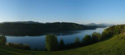 Archiv Foto Webcam Wallersee: Blick auf Neumarkt die Ostbucht 05:00