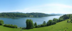 Archiv Foto Webcam Wallersee: Blick auf Neumarkt die Ostbucht 13:00