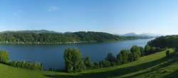 Archiv Foto Webcam Wallersee: Blick auf Neumarkt die Ostbucht 17:00
