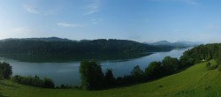 Archiv Foto Webcam Wallersee: Blick auf Neumarkt die Ostbucht 06:00