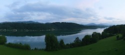 Archiv Foto Webcam Wallersee: Blick auf Neumarkt die Ostbucht 19:00