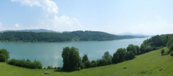 Archiv Foto Webcam Wallersee: Blick auf Neumarkt die Ostbucht 13:00