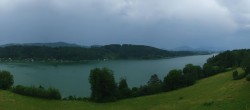 Archiv Foto Webcam Wallersee: Blick auf Neumarkt die Ostbucht 17:00
