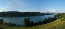 Archiv Foto Webcam Wallersee: Blick auf Neumarkt die Ostbucht 05:00