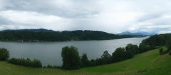 Archiv Foto Webcam Wallersee: Blick auf Neumarkt die Ostbucht 13:00