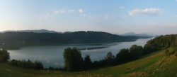 Archiv Foto Webcam Wallersee: Blick auf Neumarkt die Ostbucht 05:00