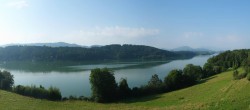 Archiv Foto Webcam Wallersee: Blick auf Neumarkt die Ostbucht 07:00
