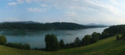 Archiv Foto Webcam Wallersee: Blick auf Neumarkt die Ostbucht 17:00