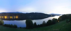 Archiv Foto Webcam Wallersee: Blick auf Neumarkt die Ostbucht 19:00