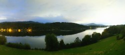 Archiv Foto Webcam Wallersee: Blick auf Neumarkt die Ostbucht 19:00