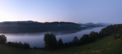 Archiv Foto Webcam Wallersee: Blick auf Neumarkt die Ostbucht 05:00