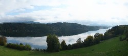 Archiv Foto Webcam Wallersee: Blick auf Neumarkt die Ostbucht 13:00