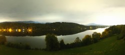 Archiv Foto Webcam Wallersee: Blick auf Neumarkt die Ostbucht 19:00