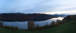 Archiv Foto Webcam Wallersee: Blick auf Neumarkt die Ostbucht 15:00