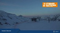 Archiv Foto Webcam Stubaier Gletscher: Aublick Bergstation Murmele 04:00