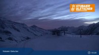 Archived image Webcam Stubai Glacier - View Top Station Murmele 04:00