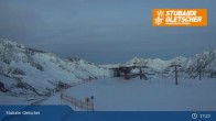 Archived image Webcam Stubai Glacier - View Top Station Murmele 02:00