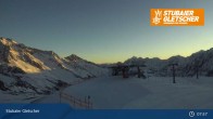 Archived image Webcam Stubai Glacier - View Top Station Murmele 07:00