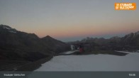 Archived image Webcam Stubai Glacier - View Top Station Murmele 18:00