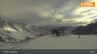 Archived image Webcam Stubai Glacier - View Top Station Murmele 07:00