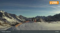 Archived image Webcam Stubai Glacier - View Top Station Murmele 07:00