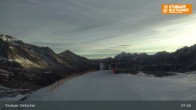 Archiv Foto Webcam Stubaier Gletscher: Aublick Bergstation Murmele 06:00