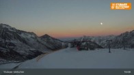 Archiv Foto Webcam Stubaier Gletscher: Aublick Bergstation Murmele 02:00