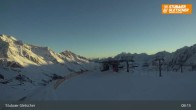 Archived image Webcam Stubai Glacier - View Top Station Murmele 07:00