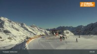 Archived image Webcam Stubai Glacier - View Top Station Murmele 08:00