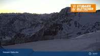 Archived image Webcam Stubai Glacier - View Fernau Station 00:00